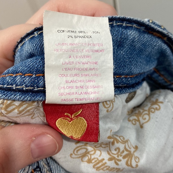 Apple Bottoms Jeans Y2K 7/8 Distressed Bermuda denim shorts ๐ - Picture 5 of 17